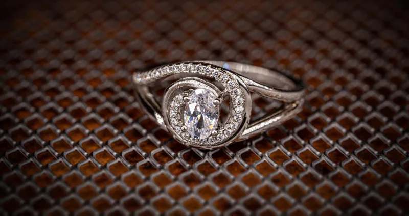 diferenta cubic zirconia si diamant