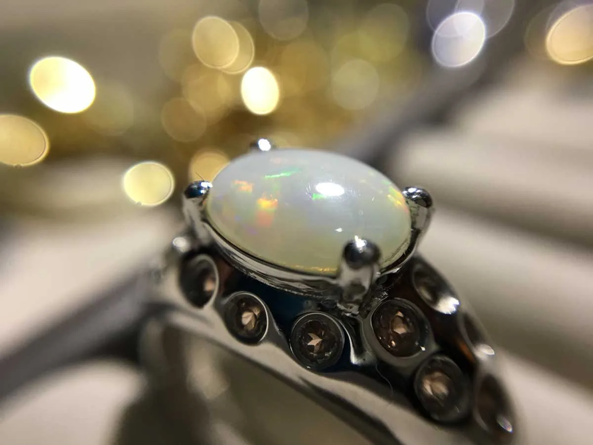 inel-vechi-cu-piatra-opal